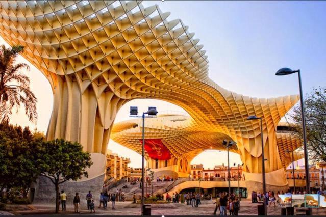 En Metropol Parasol Appartement